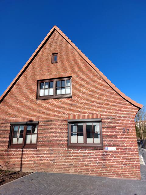Yvis Inn*Near A7 + DOC & 11 kW charging box