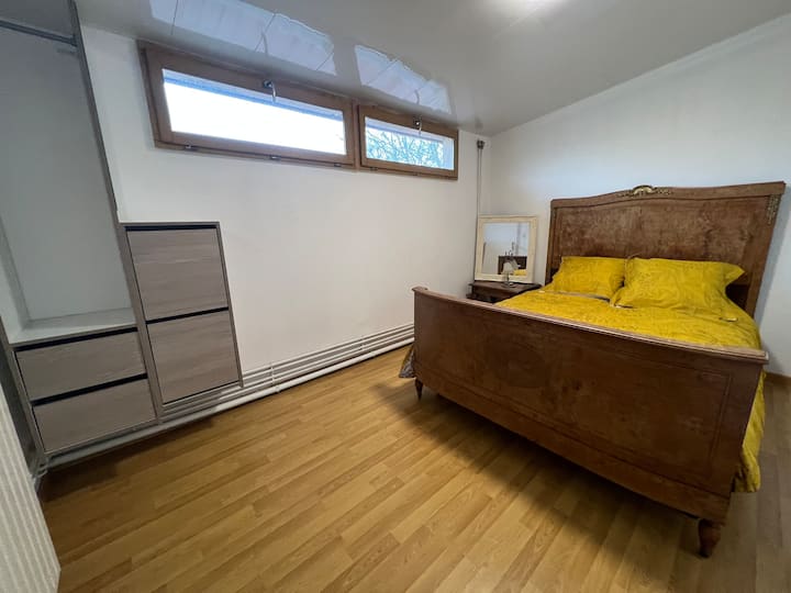 140 manželských postelí s veľmi kvalitnými matracmi 