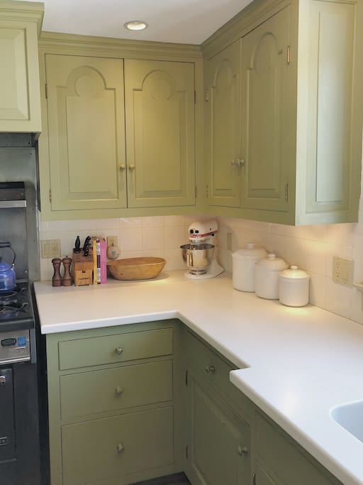 Kitchen - overlooking rear garden