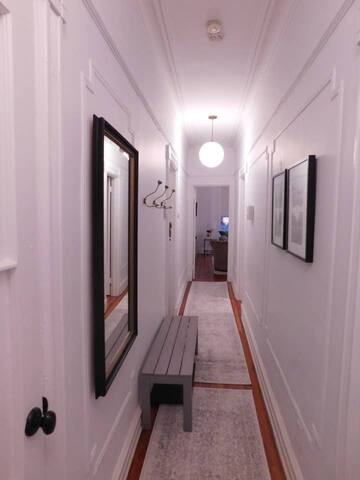 Full 1200 sq ft floor in Park Slope Brownstone gallery image 2