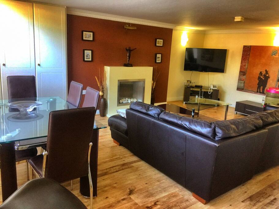 Open Plan Living & Dining Area