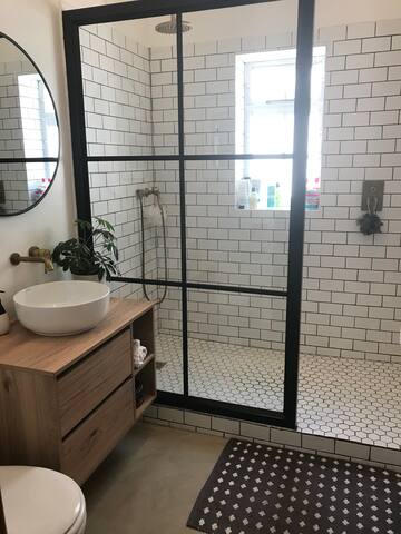 Chelsea Village Home Away from Home gallery image 4