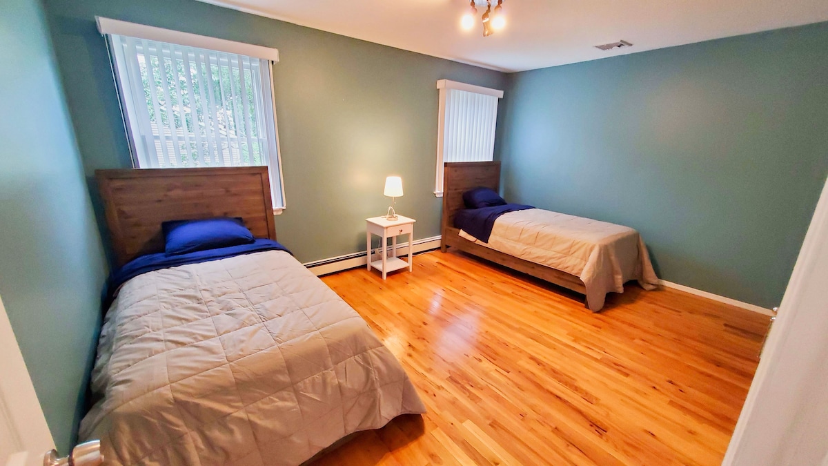 3rd BR (2 twin beds)