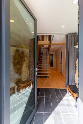 Superb 2 suite house 1 office – Plateau Mont-Royal gallery image 3