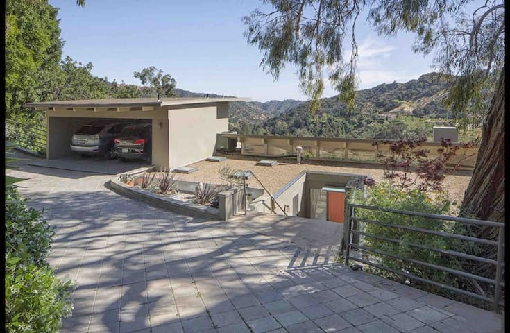 Beverly Zen gallery image 4