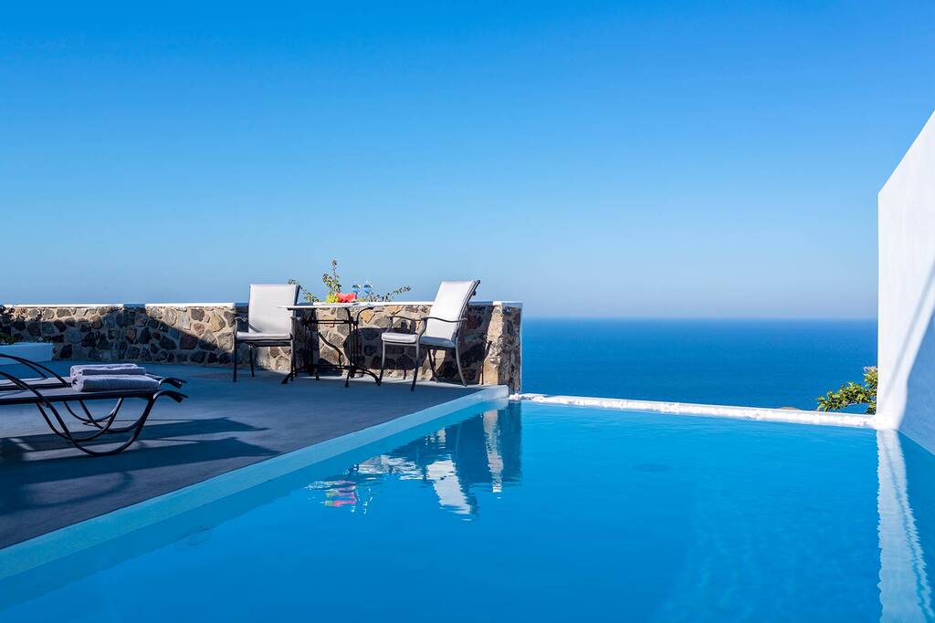 Infinity Outdoor Private Pool