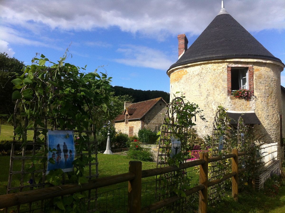 Champeaux-sur-Sarthe Vacation Rentals & Homes - Normandy, France | Airbnb