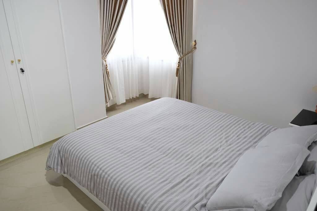KING SIZE BED