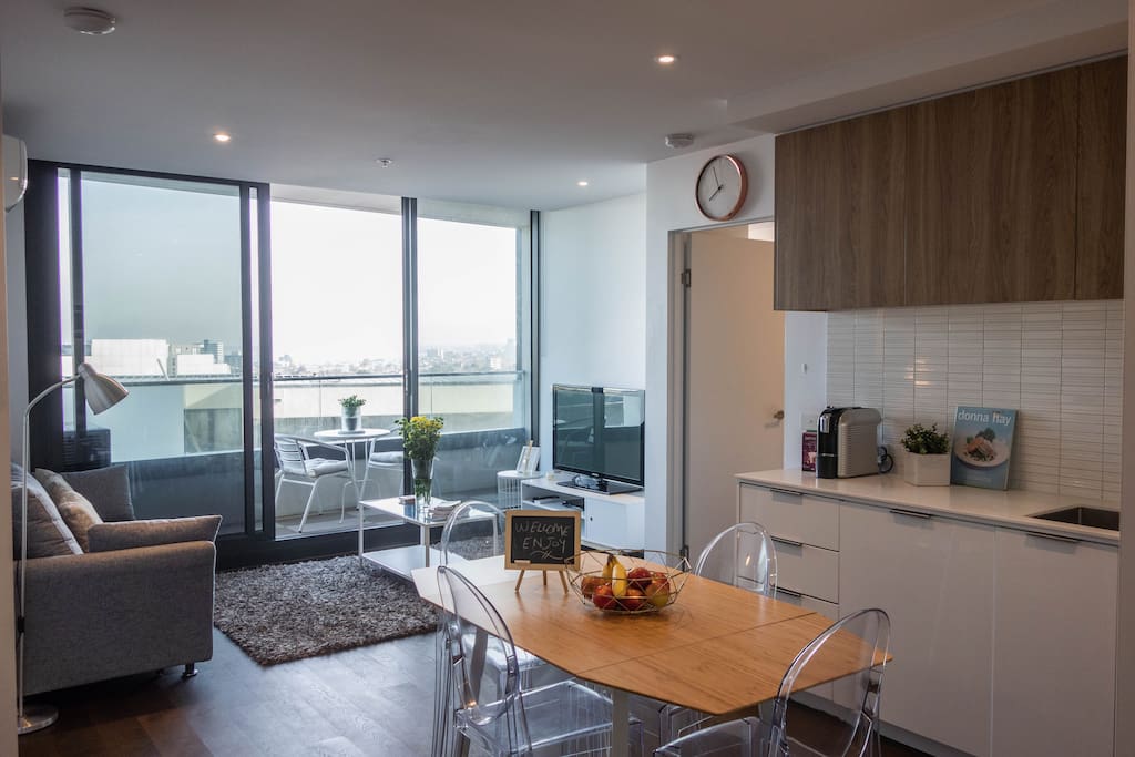 Open plan living - light and bright!