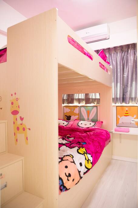 Room 1 Double Bunk bed (6.5x4.5 feet) for 4 persons