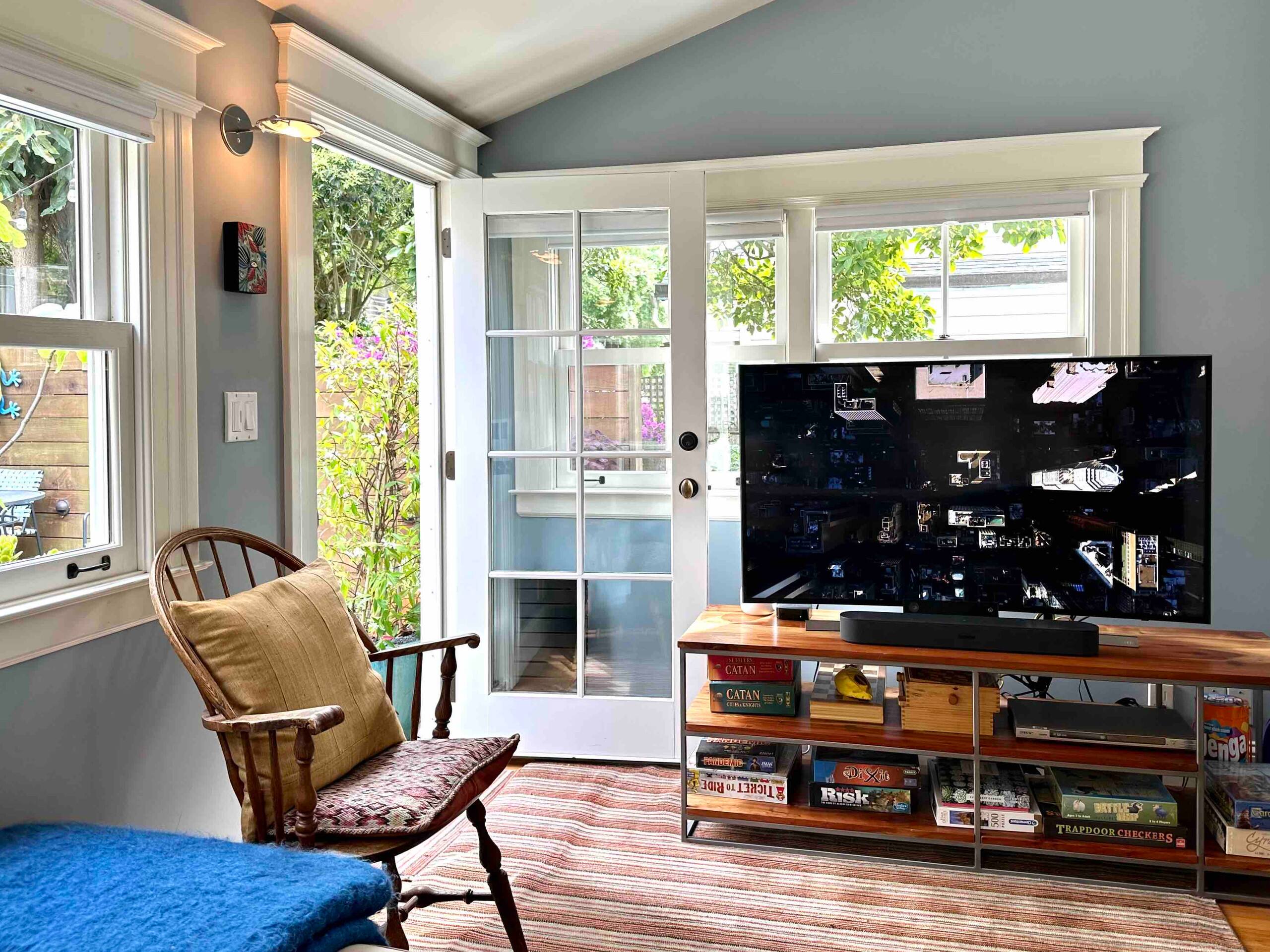 Home in San Francisco · ★4.95 · 3 bedrooms · 3 beds · 1.5 baths - Image 13