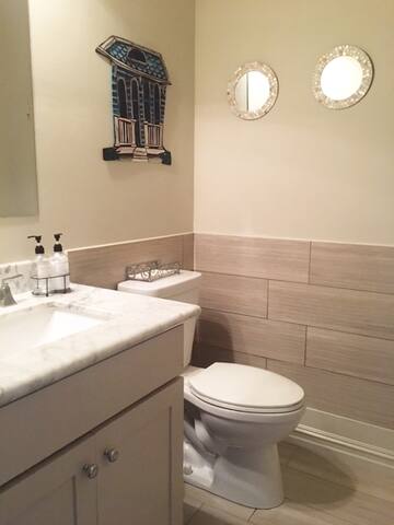 Brand New Lakeview home 3 mi from French Quarter gallery image 5