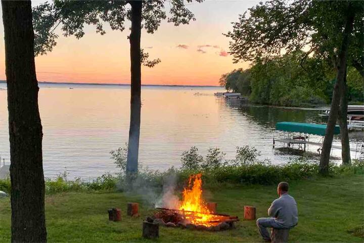 Peaceful MilleLacs Lakefront Cabin gallery image 4