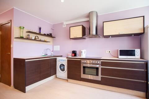 Sunny apartment near sea