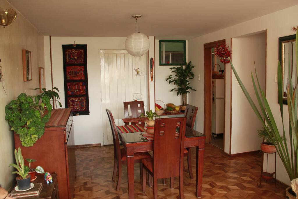 Comedor amplio.