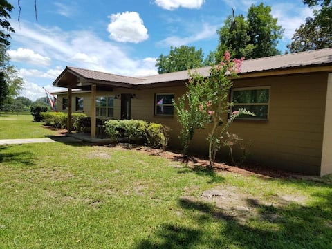 Beautiful farmhouse on acreage with horses !