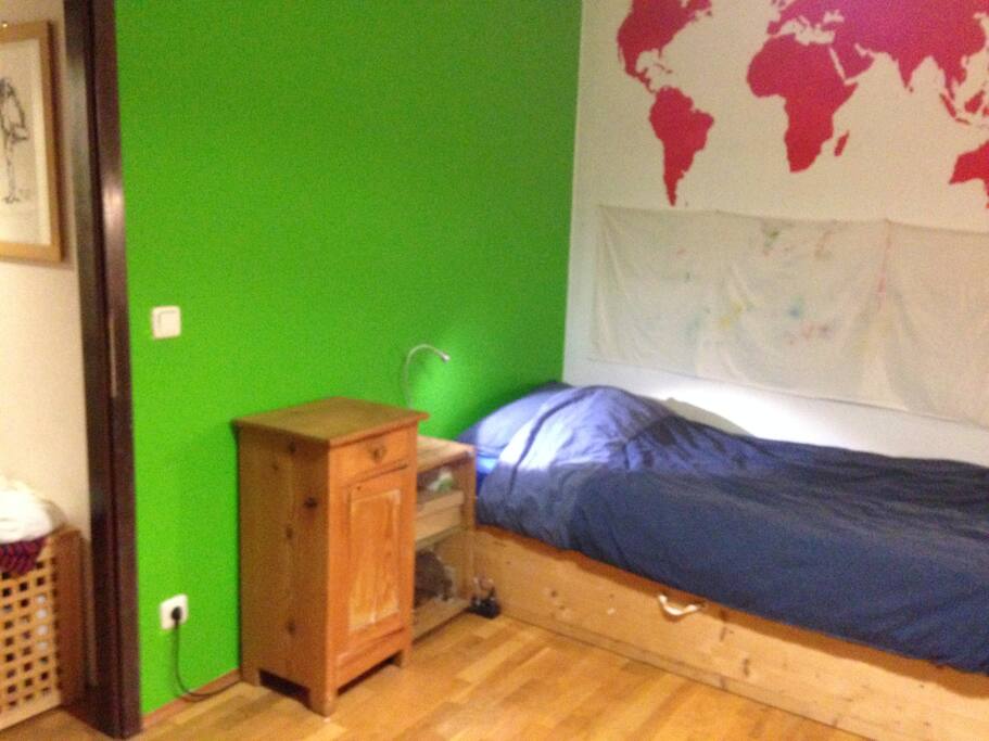 Bett auf großes Doppelbett ausziehbar