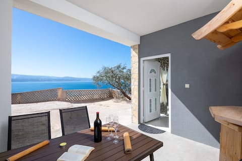Top Airbnb: New Seaview Apartment in Čelina