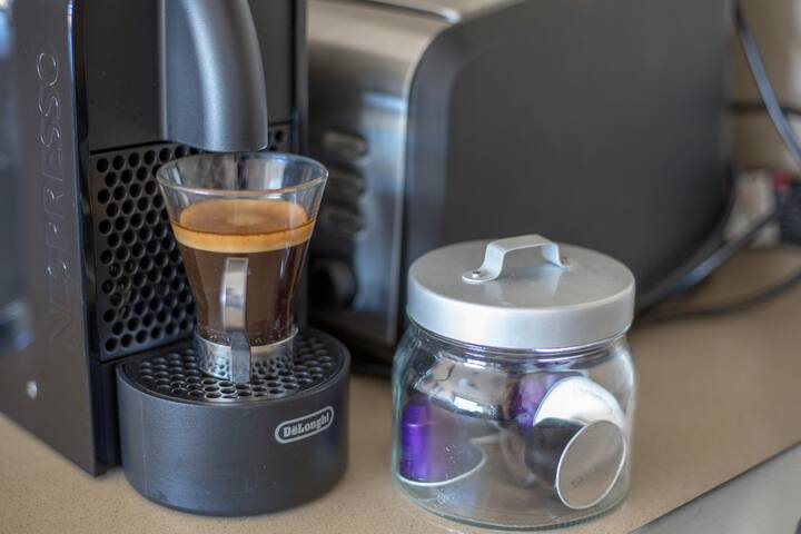 Luxe Three Bedroom Apartment in the Heart Sydney gallery image 5