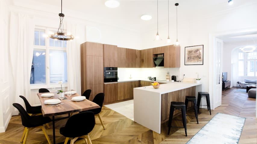 Hi5 Apartments Budapest managed Airbnb listing 3