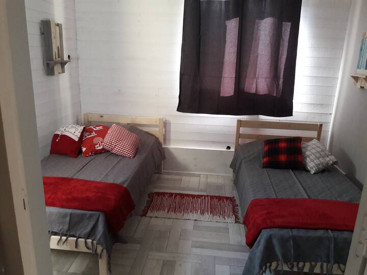 slaapkamer 2 eenpersoonsbedden