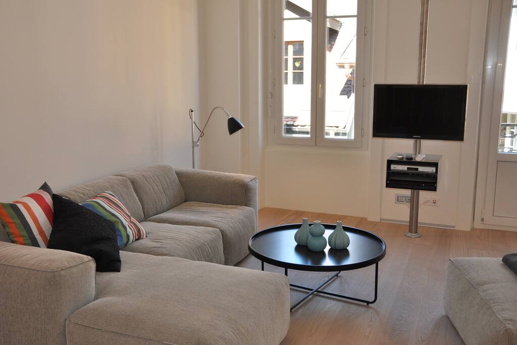 Comfortable lounge with digital TV, 160 international channels and hometheather facilities and private WIFI and network