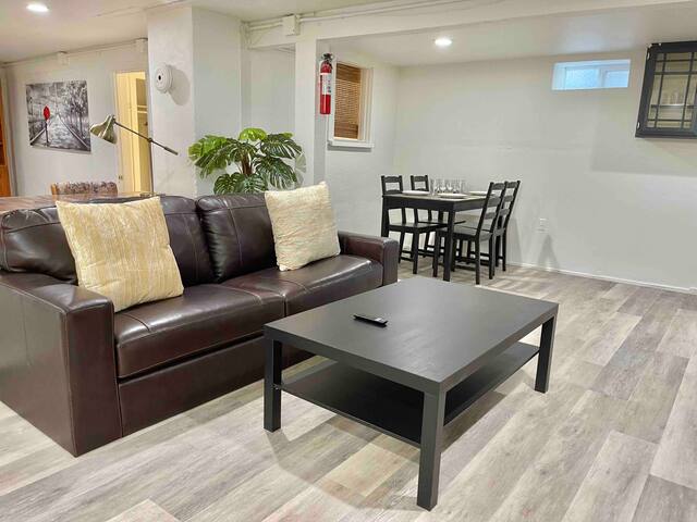 4742 Superb 1400 Sqft Basement 2B2B Downtown SJ gallery image 2