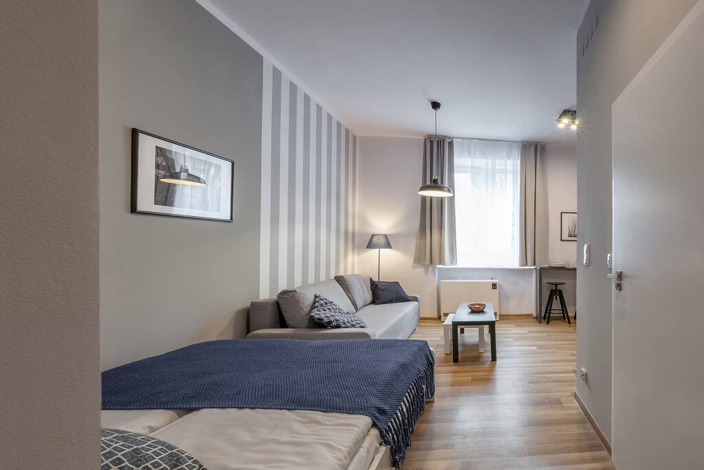 Walking Distance to Main Square, Free WIFI INTERNET and 24h checkin, On the right there is a KITCHEN and Door to Bathroom