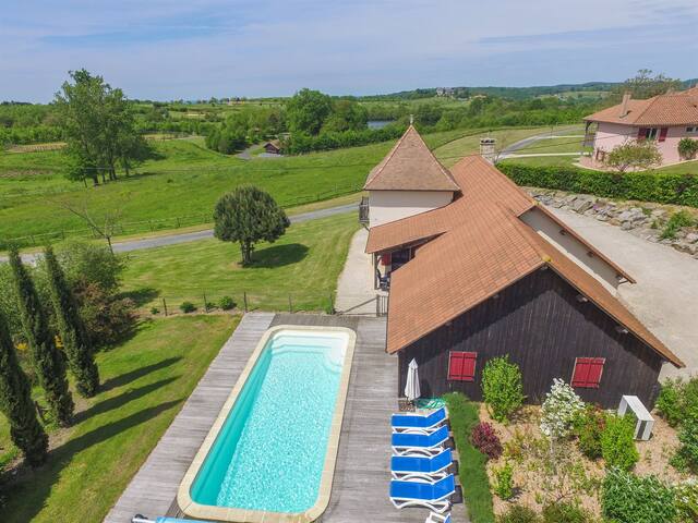 Domaine D'Essendiéras managed Airbnb listing 2