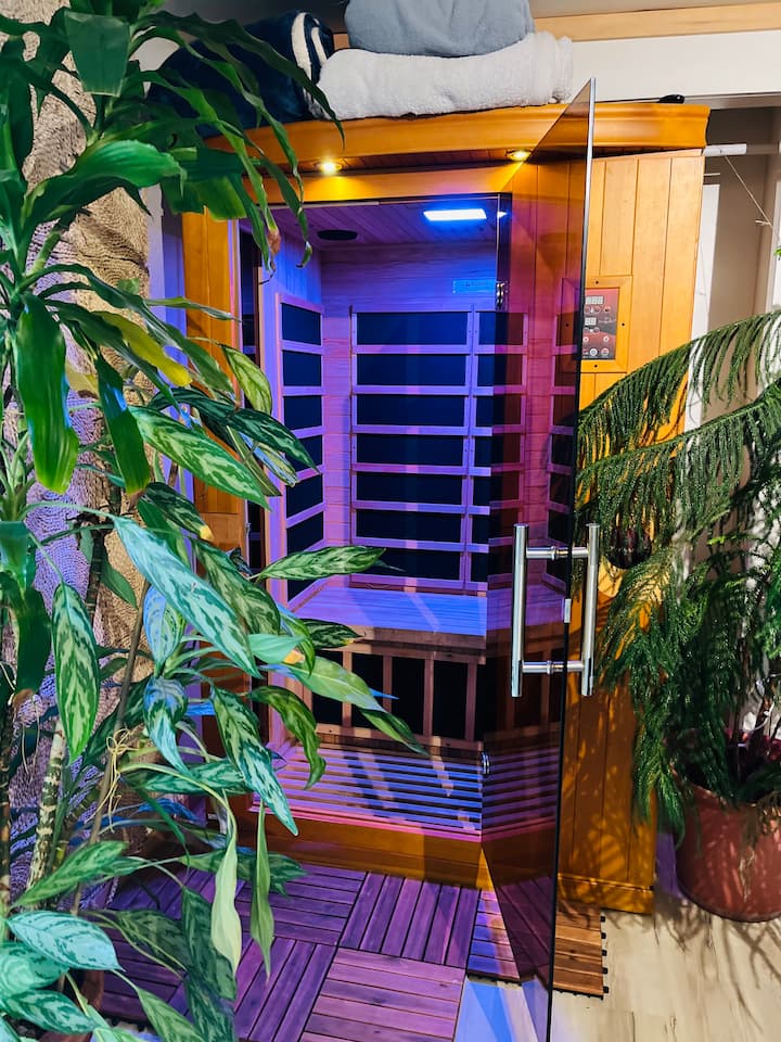 Jungle Farm House with Sauna Retreat off I5 Houses for Rent in Cottage Grove, Oregon, United