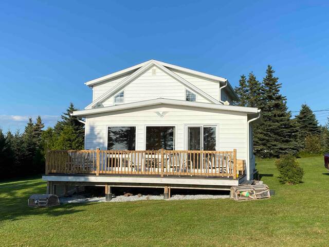 Bay Watch Cottage, on the Bay of Fundy gallery image 4