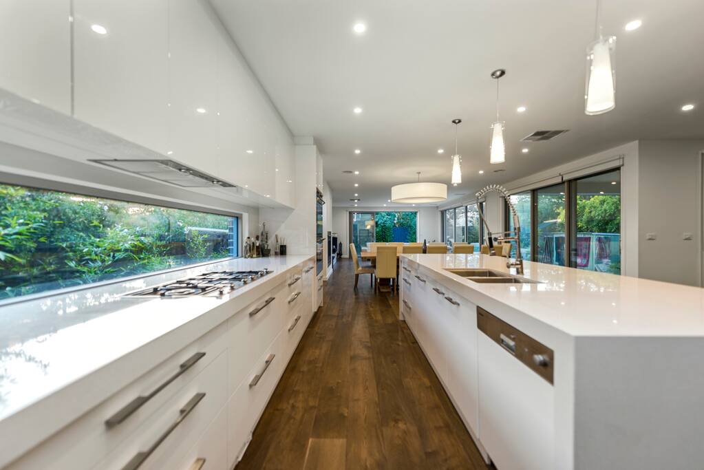 Kitchen / Dining