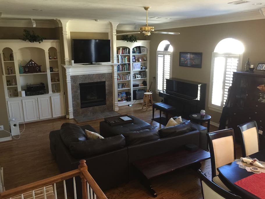 Living Space/Dining Room/Sing-a-long Corner :)