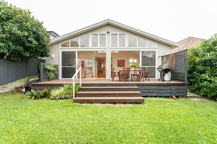 Beach House Close to Manly gallery image 2