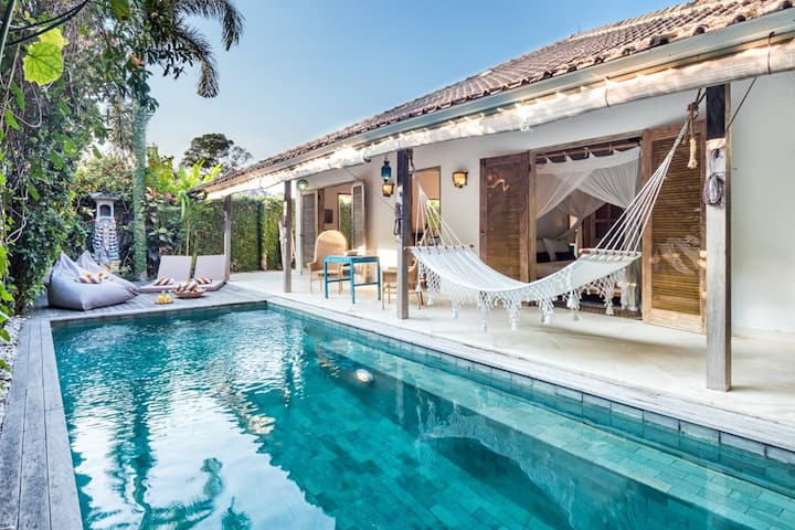 Villa Dekat Pantai 2 Kamar Tidur Vila Untuk Disewakan Di Batu Belig Seminyak Bali Indonesia