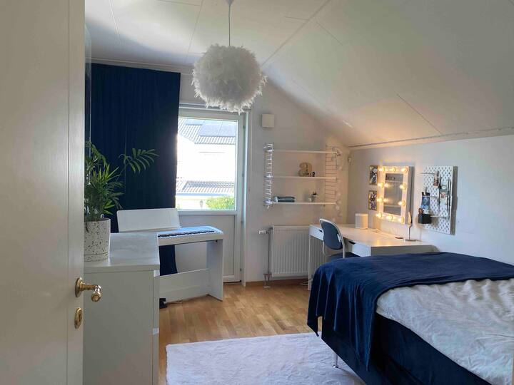 Spálňa 2. Horné poschodie s posteľou 120 cm 