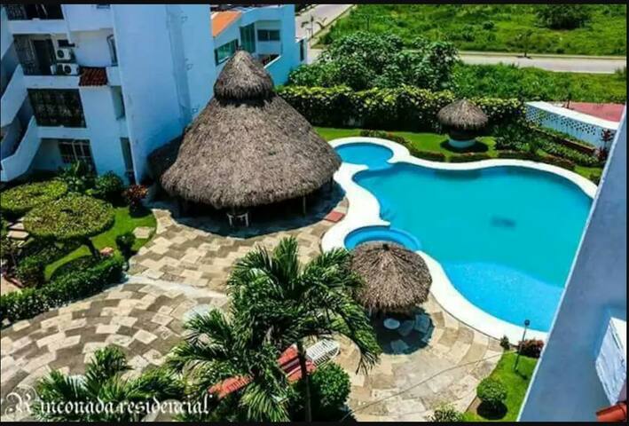 Cuarto/Room Las palmas with A/C - great location