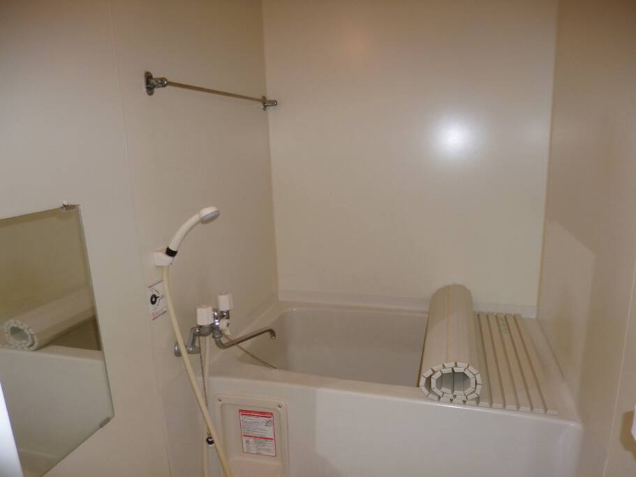 Shower & bathtub