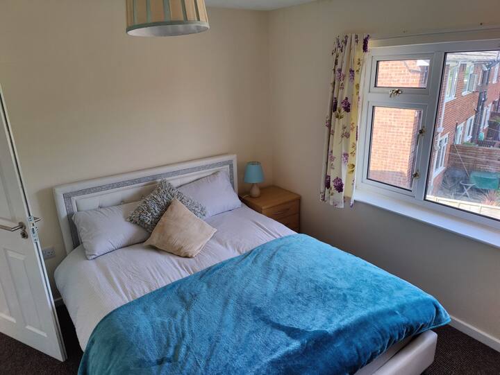 Double room centrally located in historic Hedon Houses for Rent in