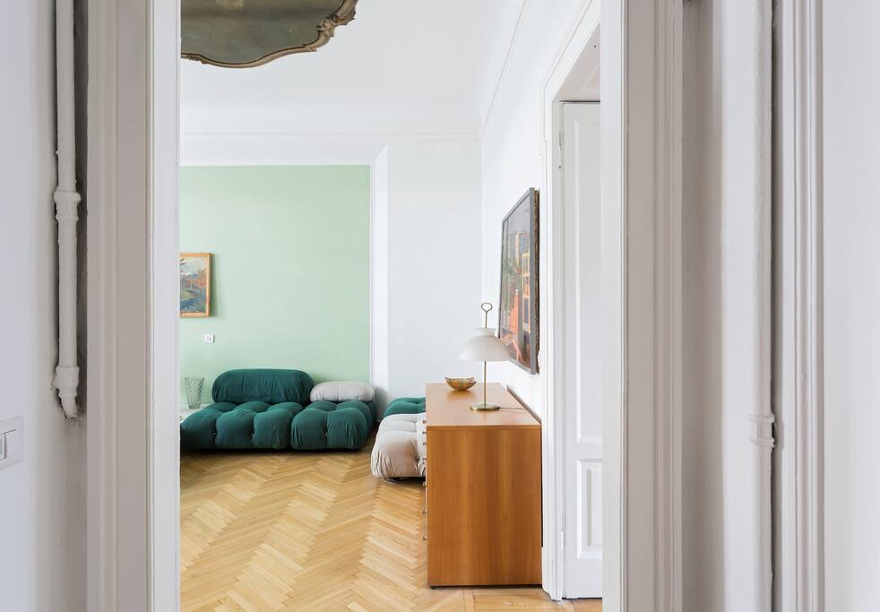 the entrance to the living room