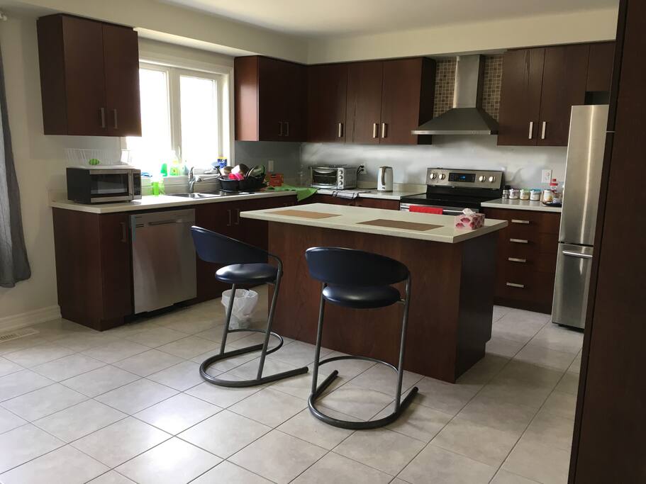 Full kitchen
