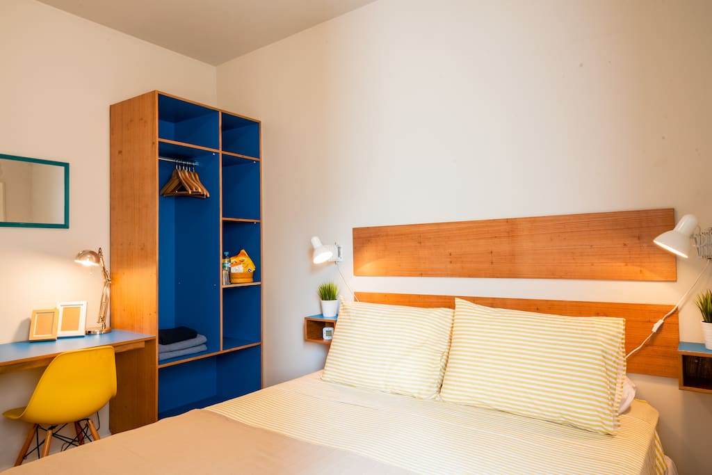 Queen bed, work space