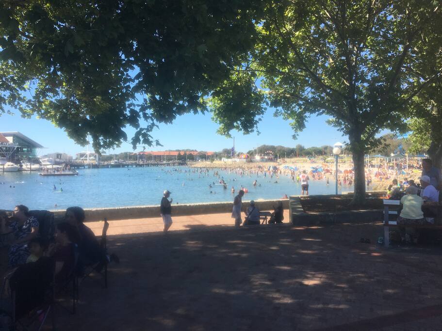 Family Friendly Beach at Sorento Quay Hillary's
