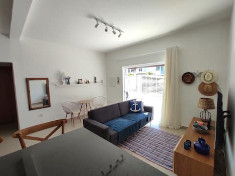 Successful Airbnb property: New house, practical in cond. close to everything. in São Sebastião