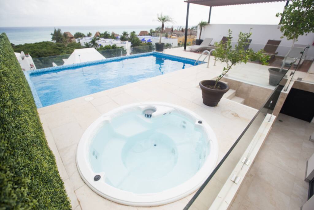 Azotea con alberca y Jacuzzi