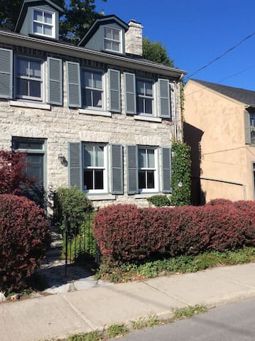 .The Hythe Guest House