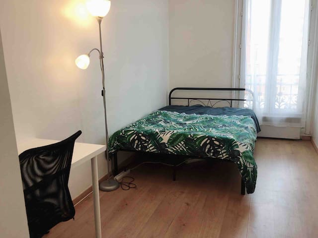 Airbnb Paris Vacation Rentals Places To Stay île De