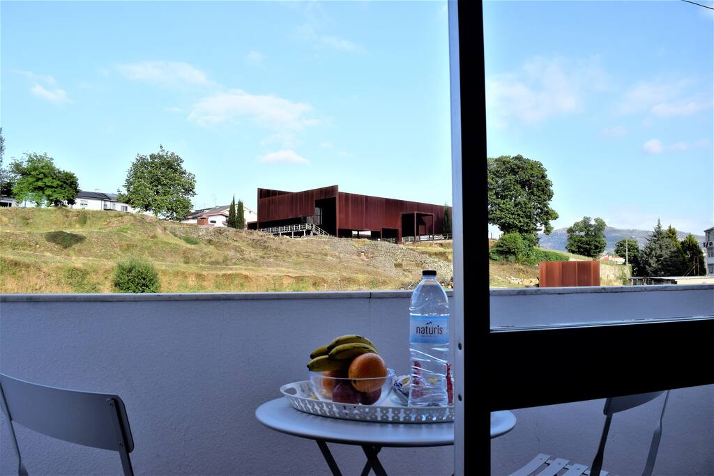 Varanda com vista para as termas romanas (museu)