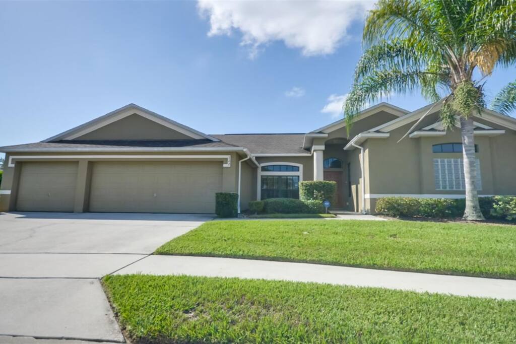 Sweet Home Vacation Disney Rentals Vacation Homes Florida Orlando Legacy Park - The Estate