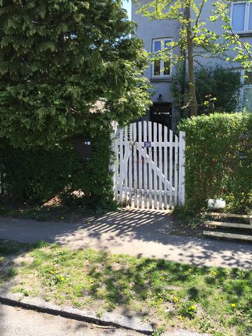 Privat villa tæt på strand og by, familievenlig gallery image 2